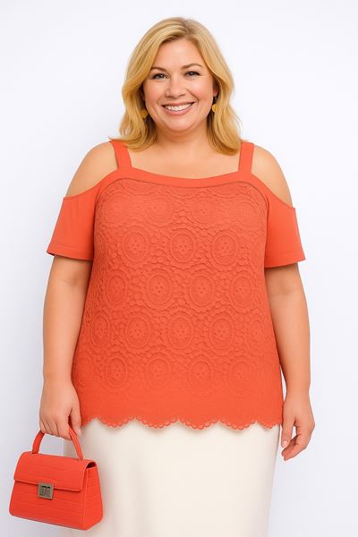 Immagine di LACE TOP WITH COLD SHOULDER